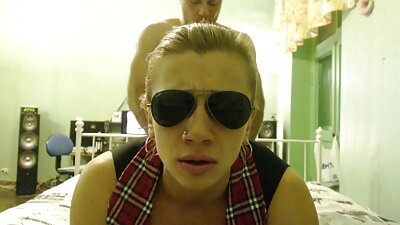 Nimfomán ázsiai porno anya csaj szopik és ugrik egy nagy rúdra