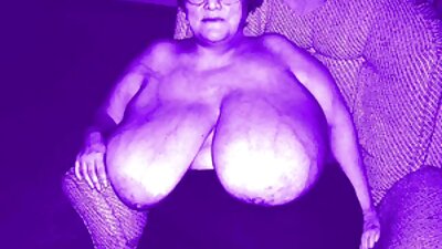 Amatőr lány kis mellekkel egy nagy kibaszott ülésen a anya fia sex videók POV -ban