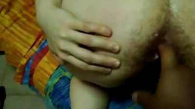 Anyu gondoskodik arról, hogy ez a tinilány tudja, hogyan kell szopni a anya és fia szex faszt