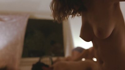 A casting videó bemutatja, hogy a tapasztalatlan csaj mennyire valódi anya fia szex tehetséges