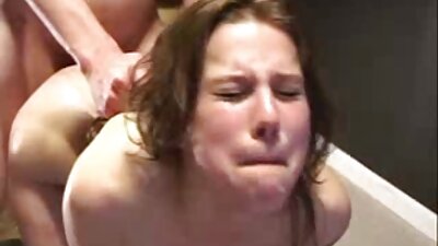 Fiatal nő úgy dönt, anya fia pornó ingyen hogy szar a barátnője előtt